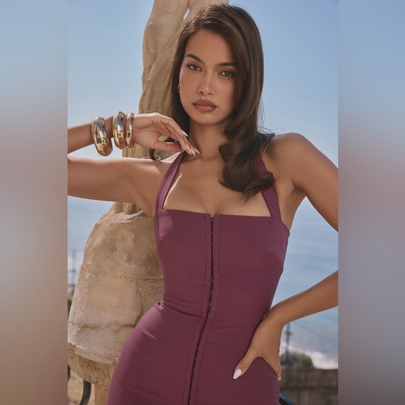 HOUSE OF CB 'Mia' Mulberry Twill Halter Maxi Dress - Picture 5 of 12